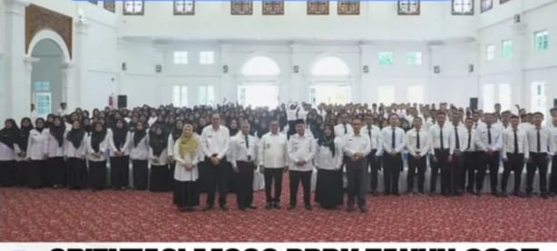 Wali Kota Bukittinggi, Ramlan Nurmatias, memberikan arahan kepada peserta Orientasi MOOC PPPK Tahun 2025.
