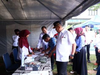 Wawako Elzadaswarman saat menghadiri acara peringatan HUT ke-80 Palang Merah Indonesia di halaman Balai Kota Payakumbuh.