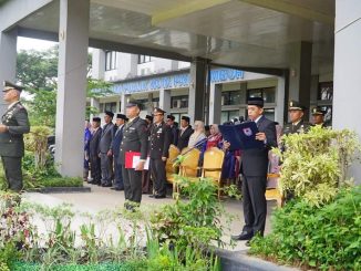 Ketua DPRD Kota Payakumbuh, Wirman Putra membacakan Naskah Ikrar Kesetiaan kepada Pancasila dalam Upacara Hari Kesaktian Pancasila 2025.