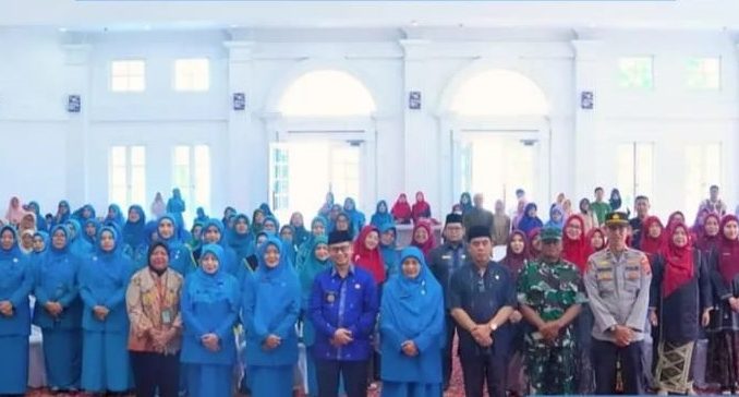 Ny. Yesi Endriani Ramlan resmi dikukuhkan sebagai Bunda PAUD dan Bunda Literasi Kota Bukittinggi.