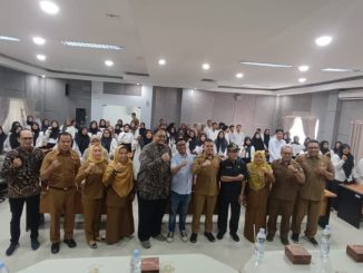 Wakil Bupati Ahlul Badrito Resha membuka Diklat Membordir dan Menjahit di BDI Padang.