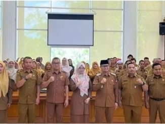 Wakil Wali Kota Bukittinggi Ibnu Asis membuka secara resmi Rapat Koordinasi Tim Percepatan Penurunan Stunting (TPPS).
