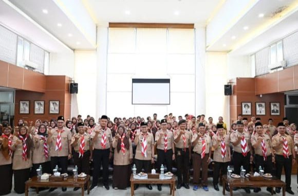 Wawako Bukittinggi Ibnu Asis membuka kegiatan sosialisasi aplikasi Ayo Pramuka di Aula Balaikota, Rabu (22/10).