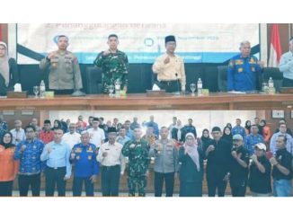 Staf Ahli Bidang Pemerintahan, Hukum dan Politik, Emil Achir membuka Public Hearing dua Ranperda kebencanaan.
