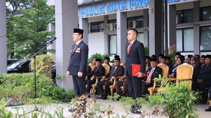 Wako Payakumbuh Zulmaeta saat memimpin upacara peringatan Hari Pahlawan Nasional 2025.