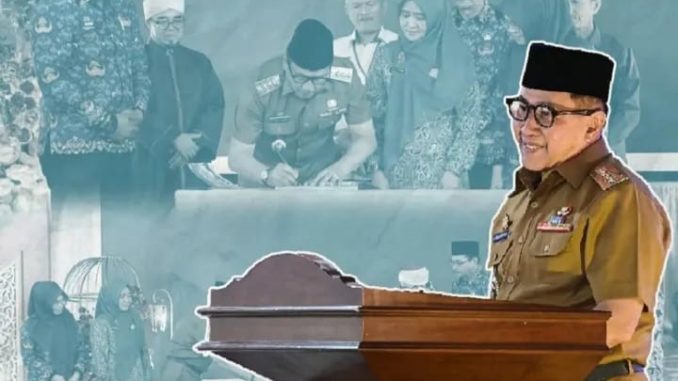 Wako Ramlan Nurmatias bersama Ketua TP-PKK dan Ketua MUI Sumbar, secara resmi meluncurkan Modul Sekolah Keluarga Gemilang 2025.