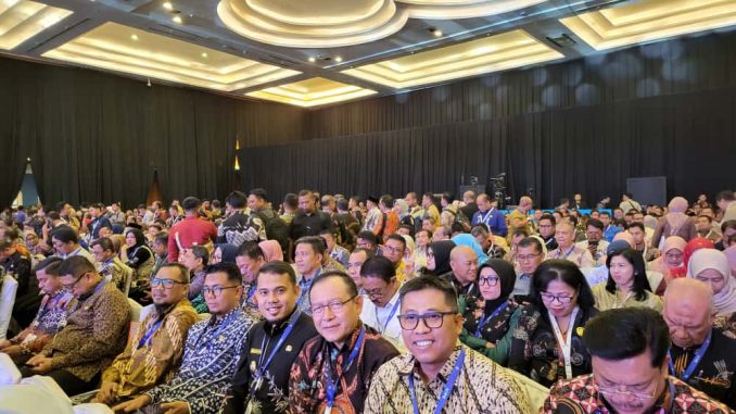 Wako Zulmaeta menghadiri Rakornas Kepegawaian 2025 yang digelar BKN di Pullman Central Park, Jakarta.