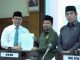 Walikota Ramlan Nurmatias menyerahkan Ranperda perampingan nomenklatur Pemko Bukittinggi.