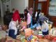 Ketua GOW Kota Payakumbuh bersama pengurus melakukan konsolidasi dan pengepakan bantuan sebelum diberangkatkan ke Kabupaten Solok.