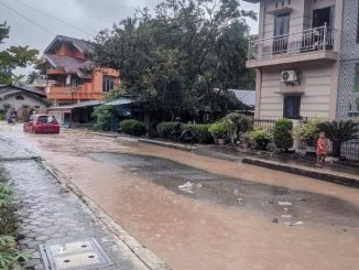Kondisi Pasar Kumpulan yang terendam banjir hingga setinggi 60–80 sentimeter pada Rabu (26/11).