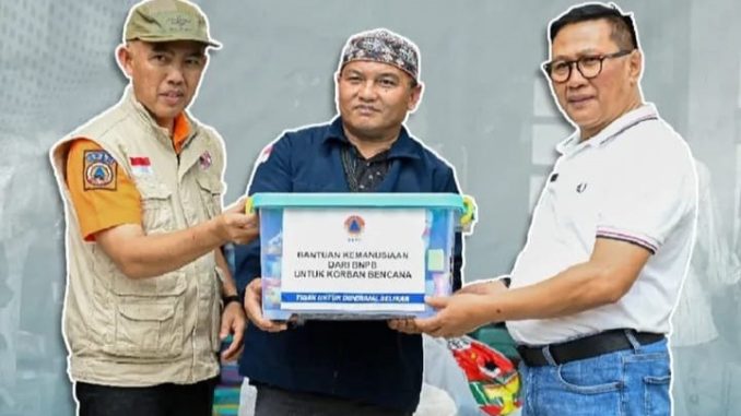 Wako Bukittinggi bersama Tim Peduli Bencana menyerahkan bantuan kemanusiaan kepada warga terdampak bencana alam di Nagari Malalak Timur dan Kabupaten Padang Pariaman.