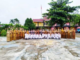 Kasat Binmas Polres Sawahlunto AKP Sugianto, S.Sos.I foto bersama.